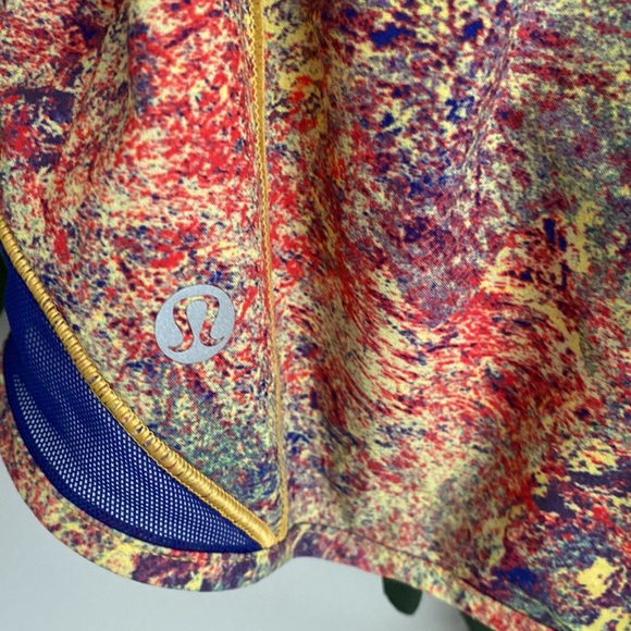 Lululemon Hotty Hot Short Seawheeze 2019 Size 4 shorts 2.5” regular - Picture 5 of 10